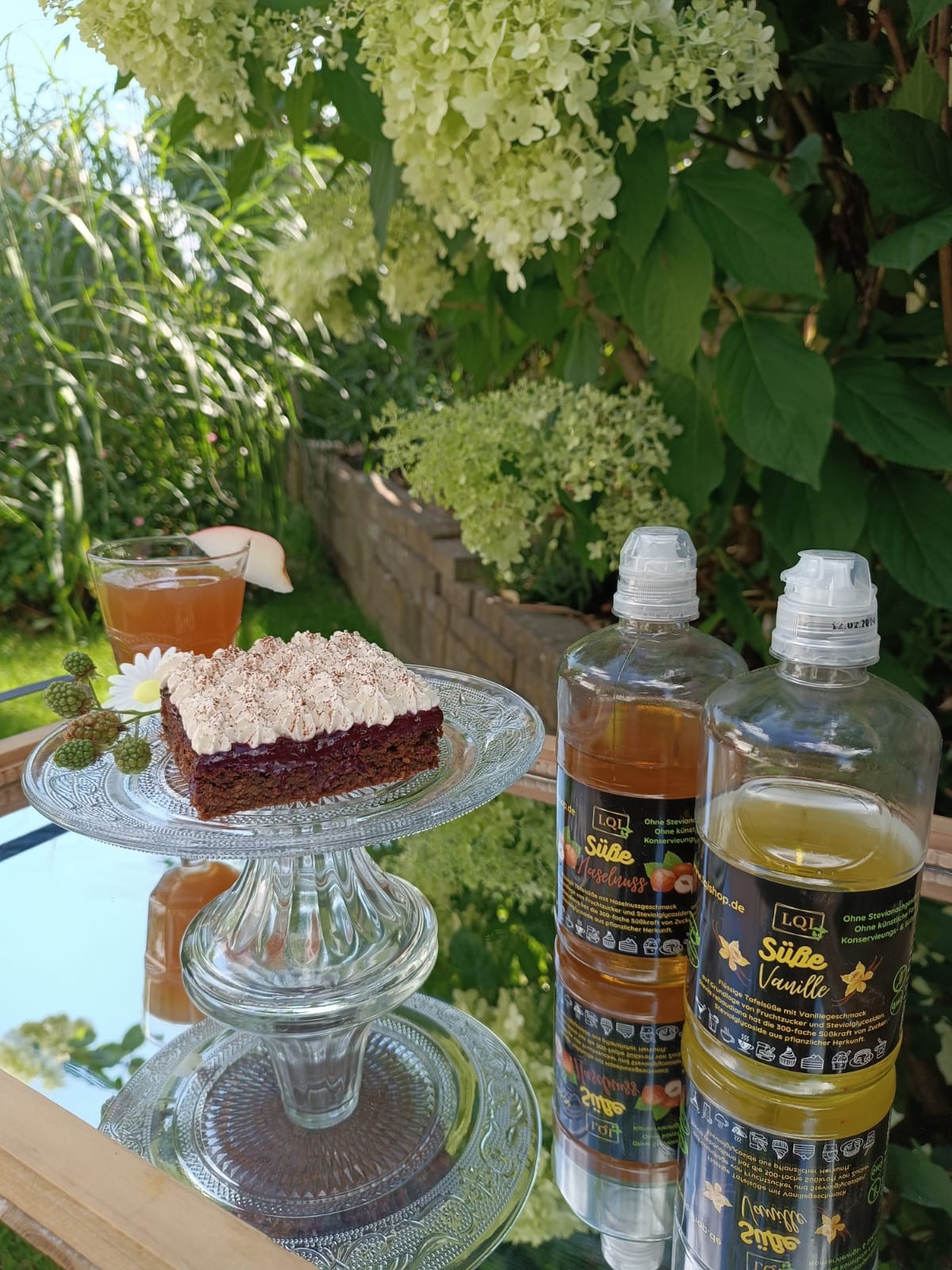 Saftiger Zucchini-Blechkuchen – Life Quality International GmbH Shop